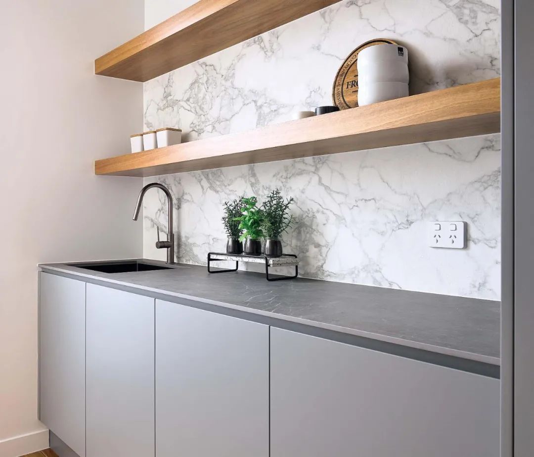 廚房裝修新寵，為什么越來越多的人選擇用巖板